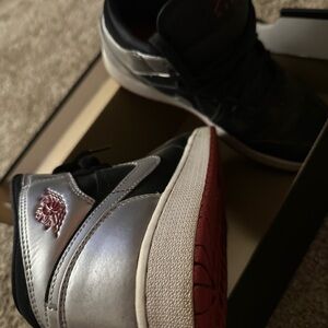 Air Jordan 1 Mid (Size 6.5)